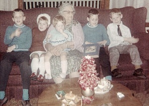 1960's holiday w Grandma Mary n her GGGrandkids!